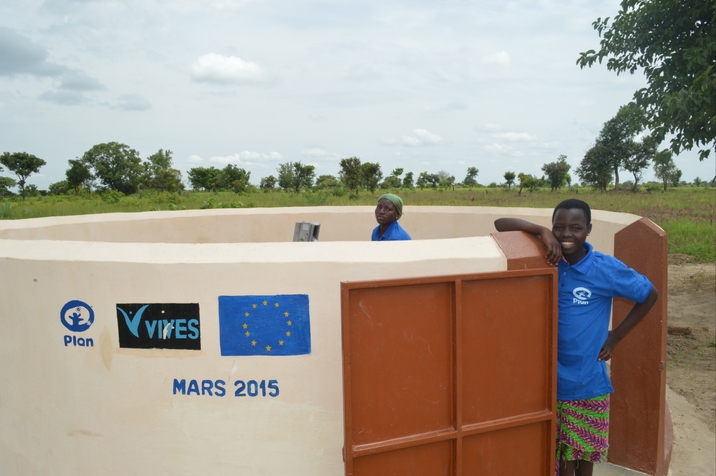 Togo, Agbandao Brunnenprojekt für Kinder ist fertigstellt